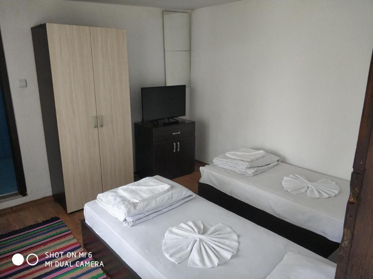 Papanovata House Hotel Enina ภายนอก รูปภาพ