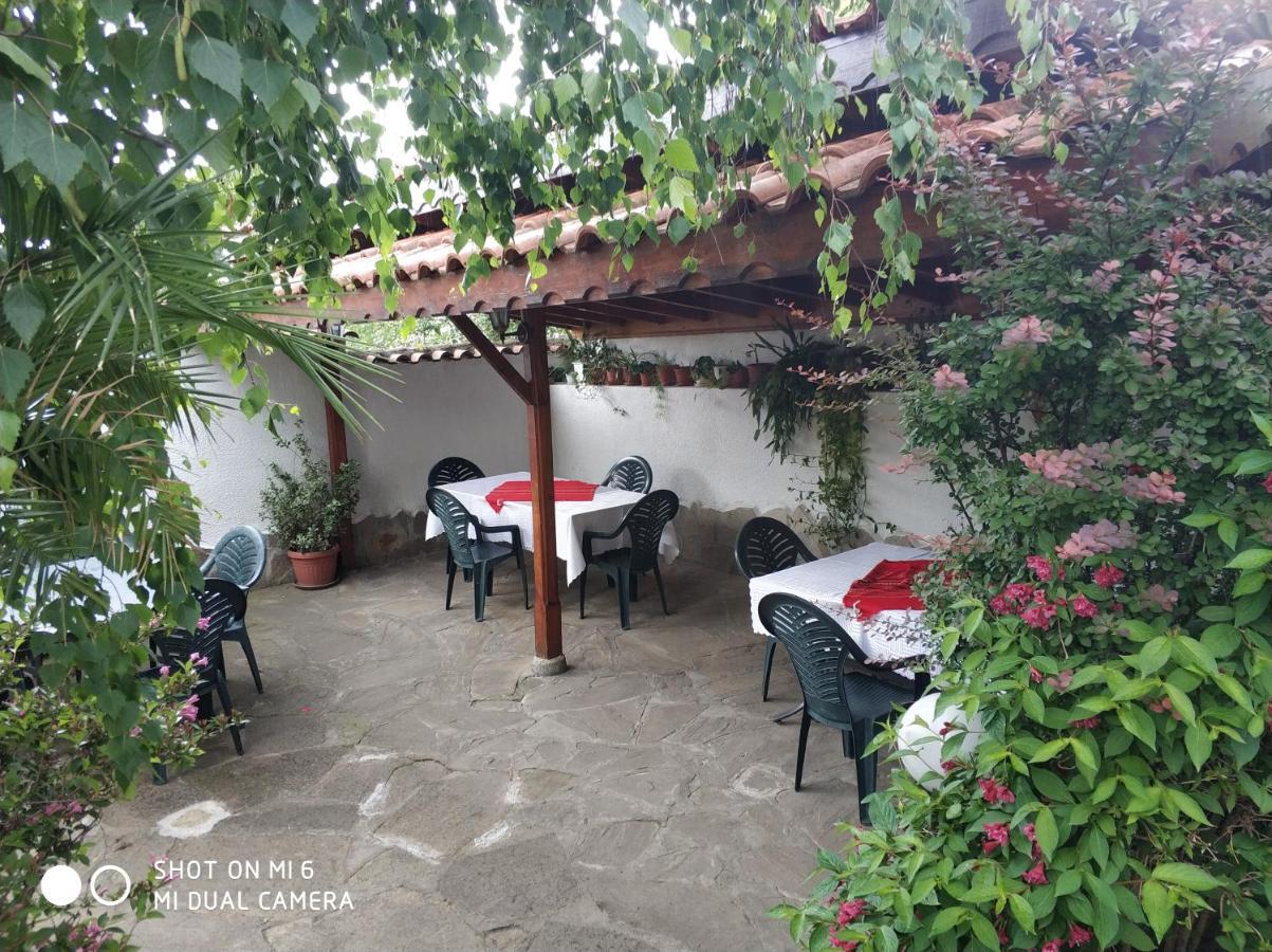 Papanovata House Hotel Enina ภายนอก รูปภาพ