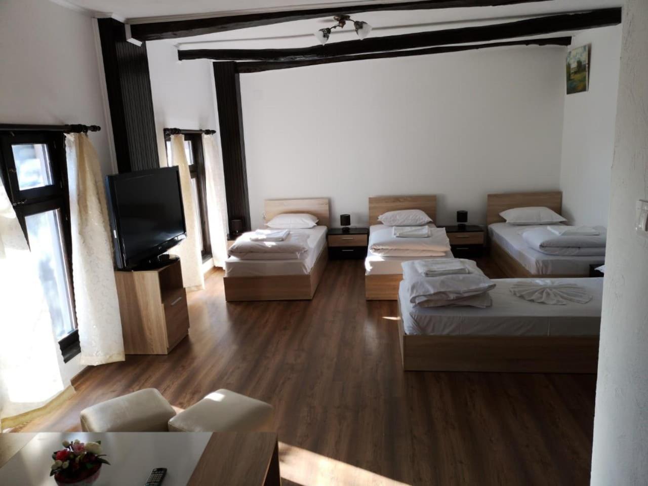 Papanovata House Hotel Enina ภายนอก รูปภาพ