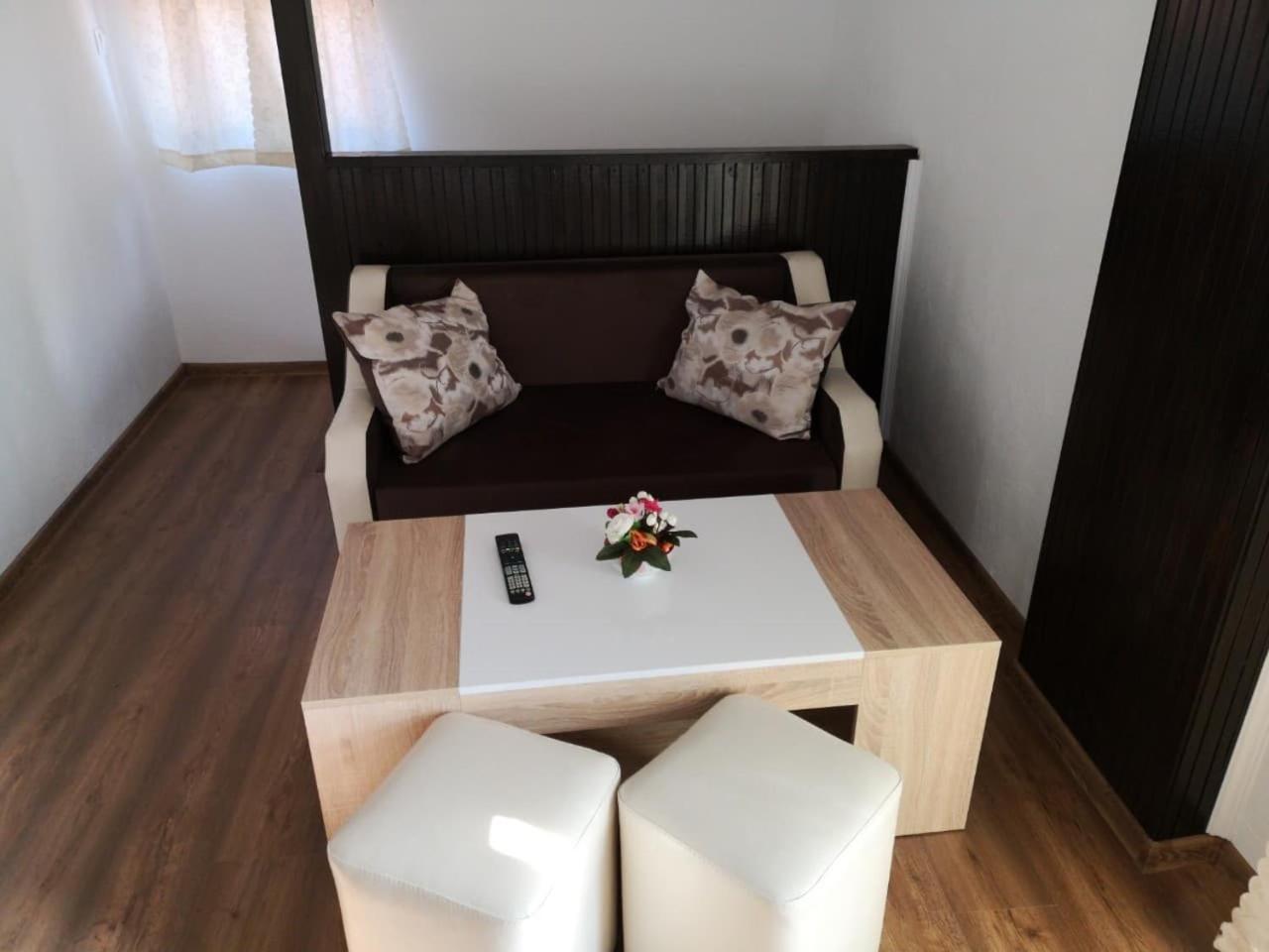 Papanovata House Hotel Enina ภายนอก รูปภาพ