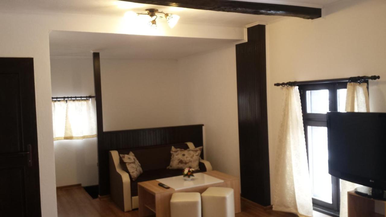 Papanovata House Hotel Enina ภายนอก รูปภาพ